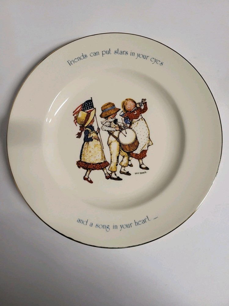 Vintage Holly Hobbie Freedom Series Bicentennial Porcelain Plate MINT CONDITION