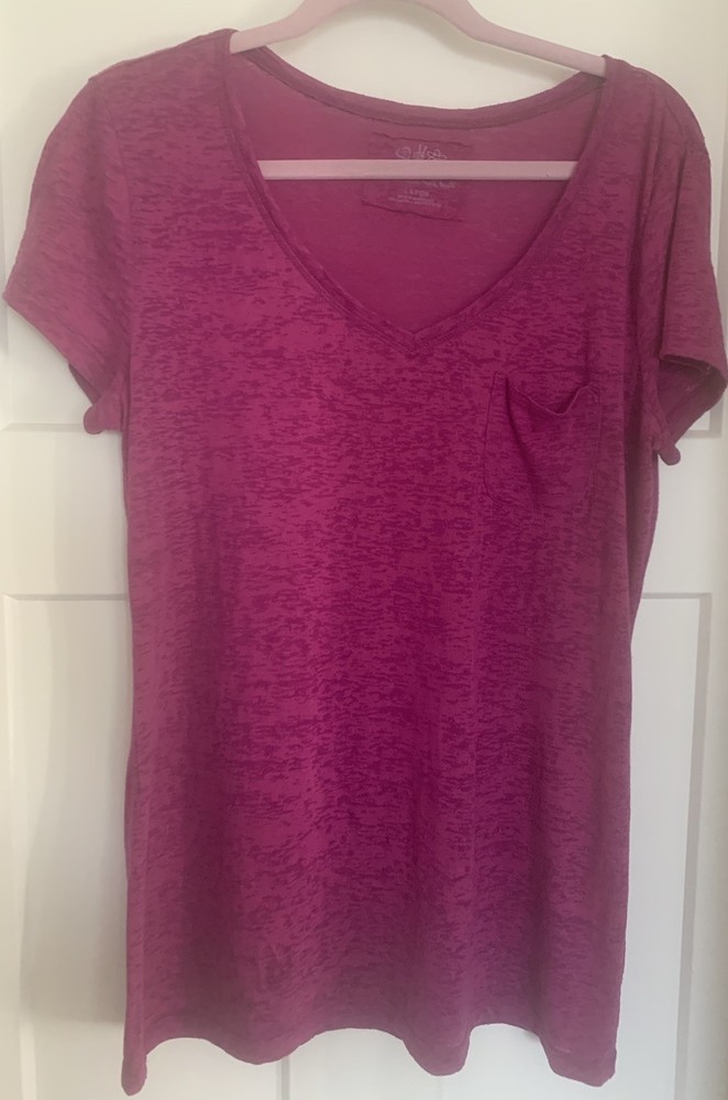 Mudd Women's Magenta Pink Burnout V-Neck T-Shirt Short Sleeve Large Casual Light