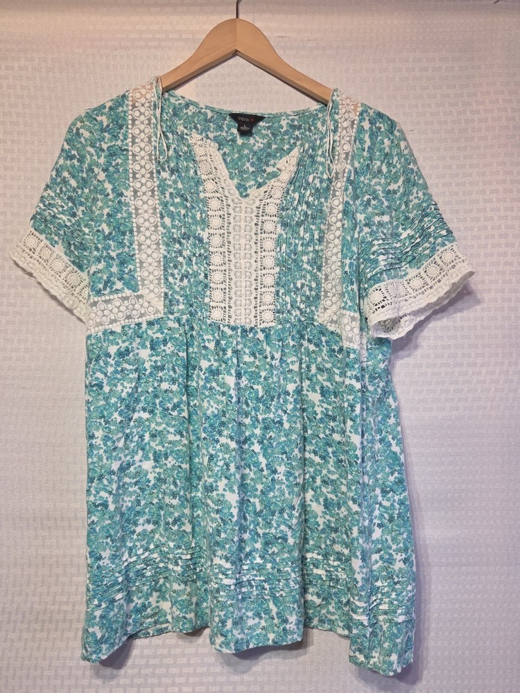 Intro L Teal Floral Lace Trim Boho Blouse 100% Rayon Short Sleeve Tunic
