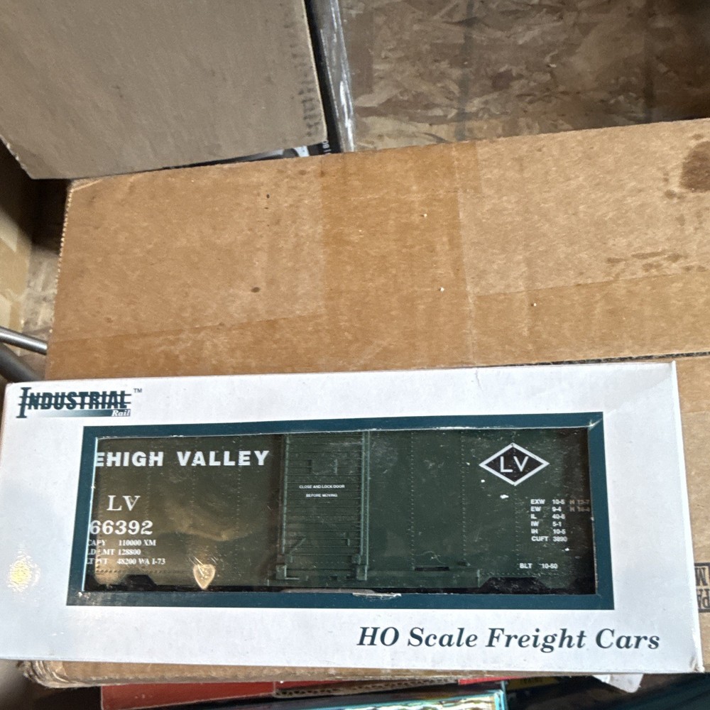 Industrial Rail Lehigh Valley HO Box Car Green 1:87 Model Railroad MPN 66392