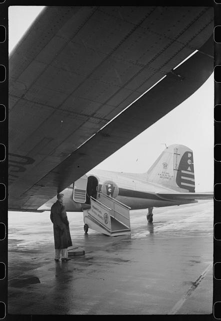 Photo:Washington DC Municipal Airport Plane 1941 Pan Am Airfield Scene