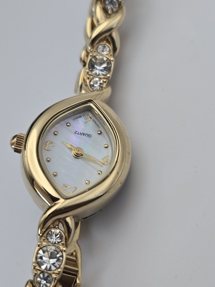 Women's Sparkly Wristwatch 19mm Silver Gold Two Tone White Dial 7.25