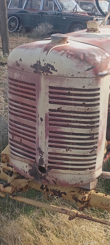 McCormick Farmall W9 Tractor NICE ORIGINAL IH front nose cone grill w/ screen