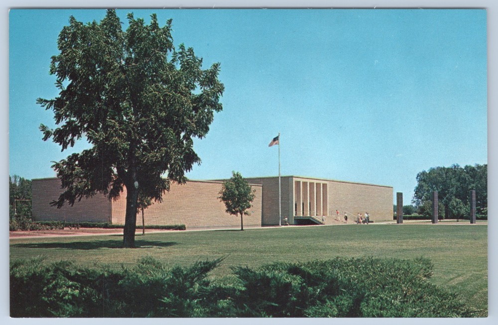 Kansas Abilene Dwight Eisenhower Museum Exterior View Chrome Postcard