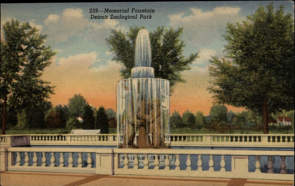 Michigan Detroit Zoological Park fountain memorial  1940s linen postcard ~ s0099