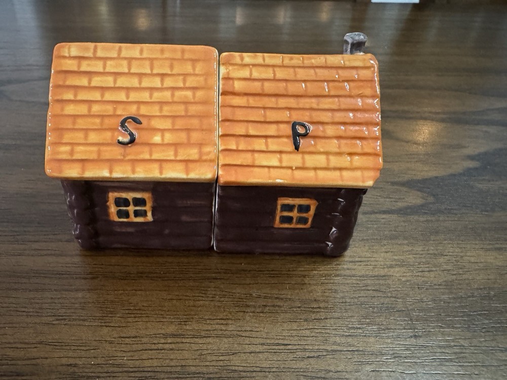 Brown Log Cabin Salt and Pepper Shakers Ceramic Rustic Lodge Kitchen Gift