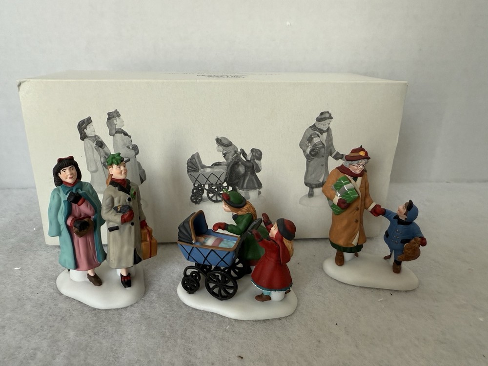 Dept 56 Heritage Village Let's Go Shopping In The City 58899 with Box and 3 Figures