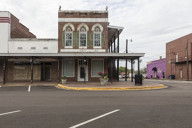 Photo:Holly Springs Mississippi Downtown Buildings 2016 Brick Storefronts