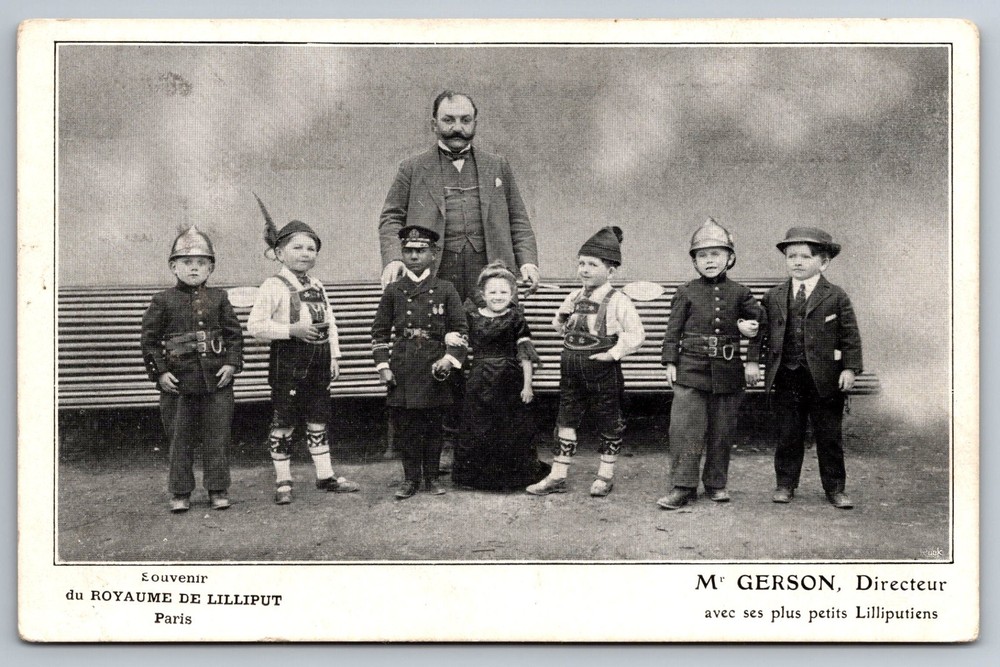 Postcard Royaume de Lilliput Troupe Little People Circus Performers Gerson Dir.
