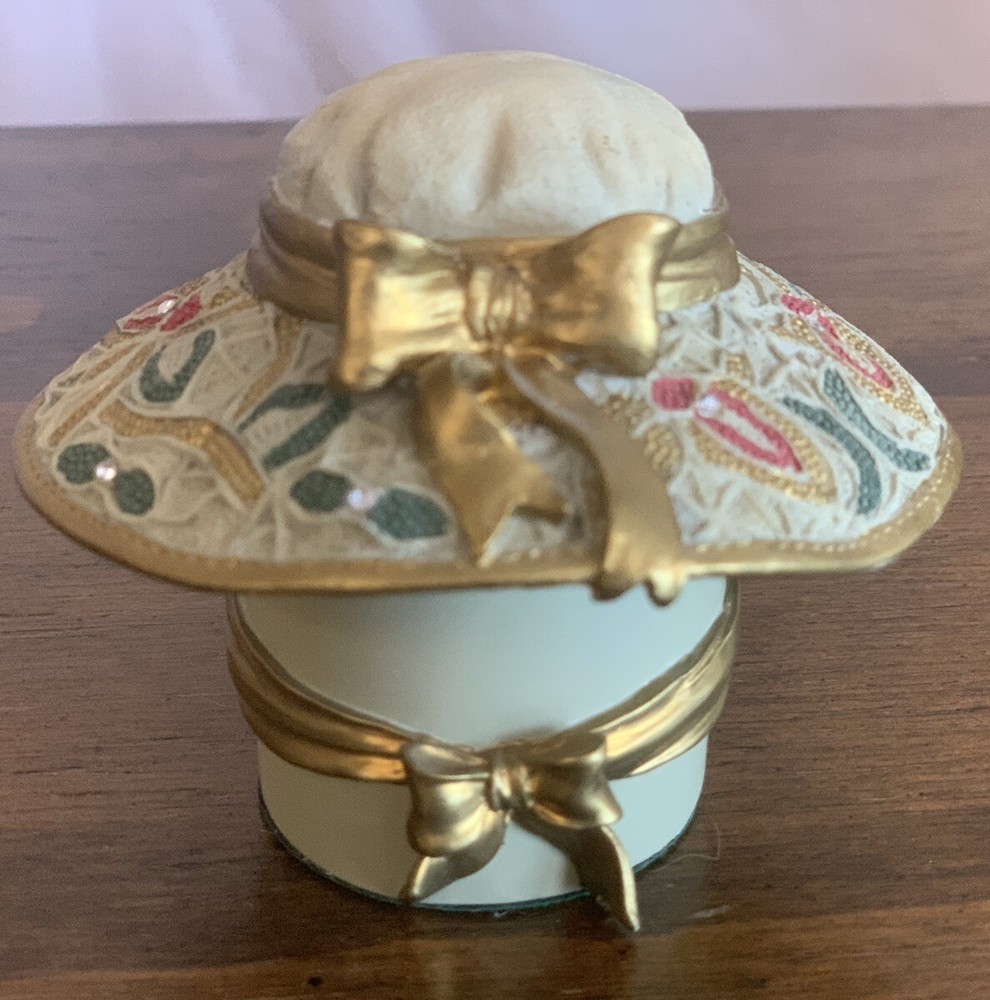 Steppin Out S.S. Sarna Social Graces Hat Trinket Box