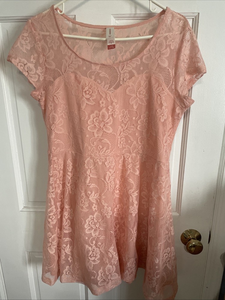No Boundaries Lace Dress Juniors Size Large 11-13 Peach Short