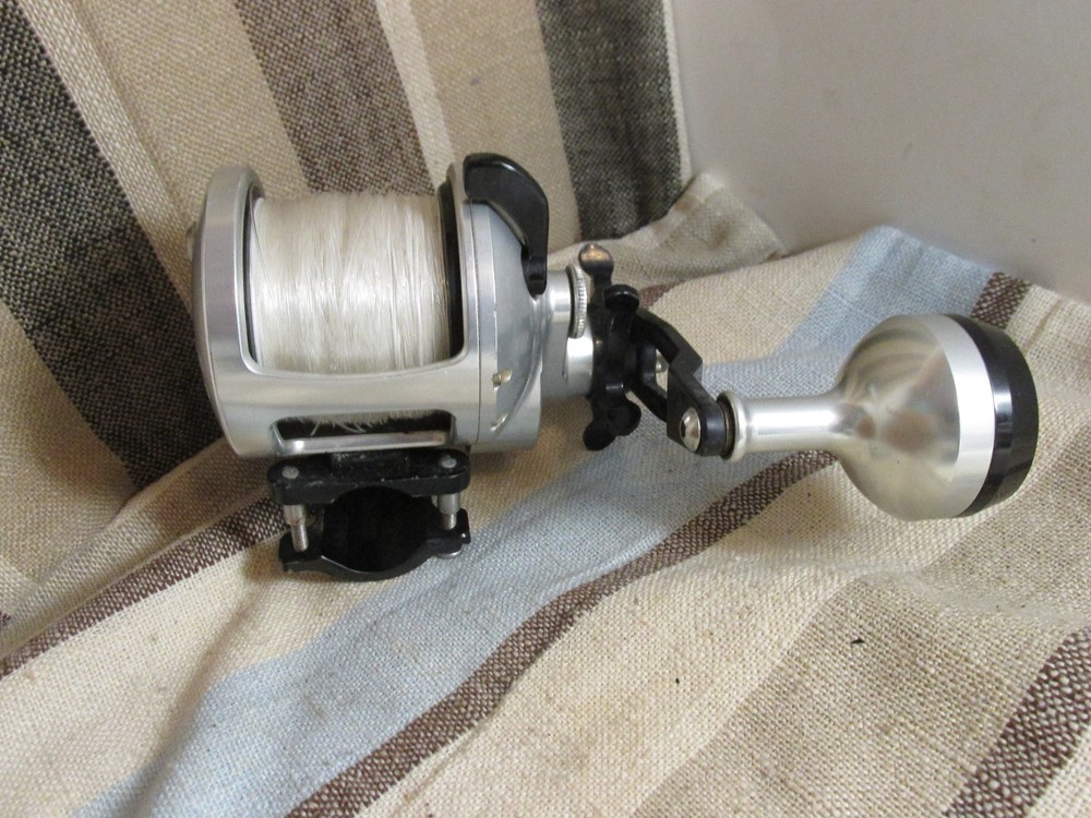 Accurate Tern 500, Made in USA, Spooled with Braid, Top Shot , Tiburon Rod Clamp-image