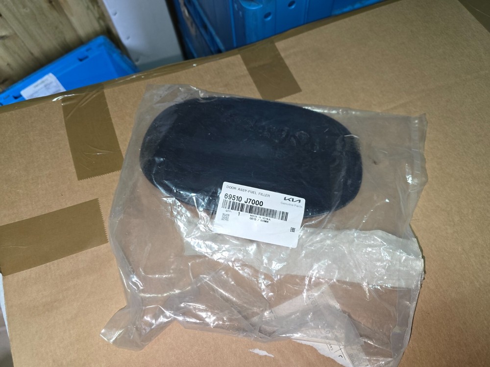 Kia Ceed 18 - On Fuel Filler Door Assy. Genuine 69510J7000