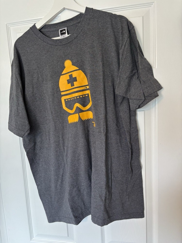 The North Face Men's L Gray Graphic Print Logo Crew Neck Short Sleeve Tee