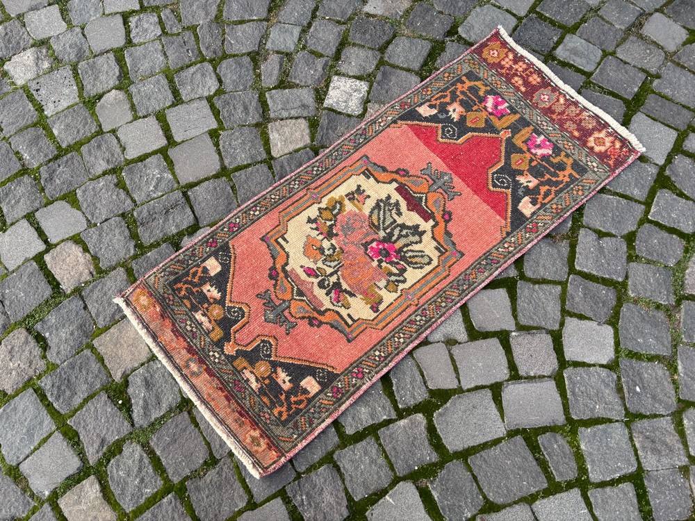 Turkish Small rug, Vintage rug, Handmade wool rug, Entryway rug 1,6 x 3,6 ft