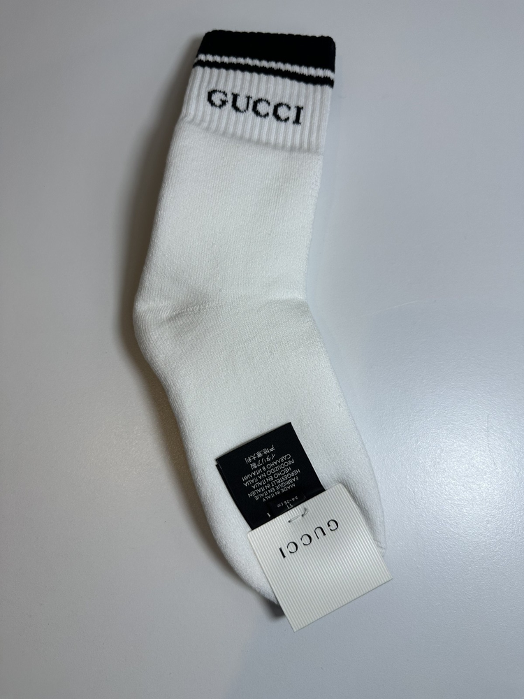 Authentic Gucci Logo Socks in White and Black - Size M