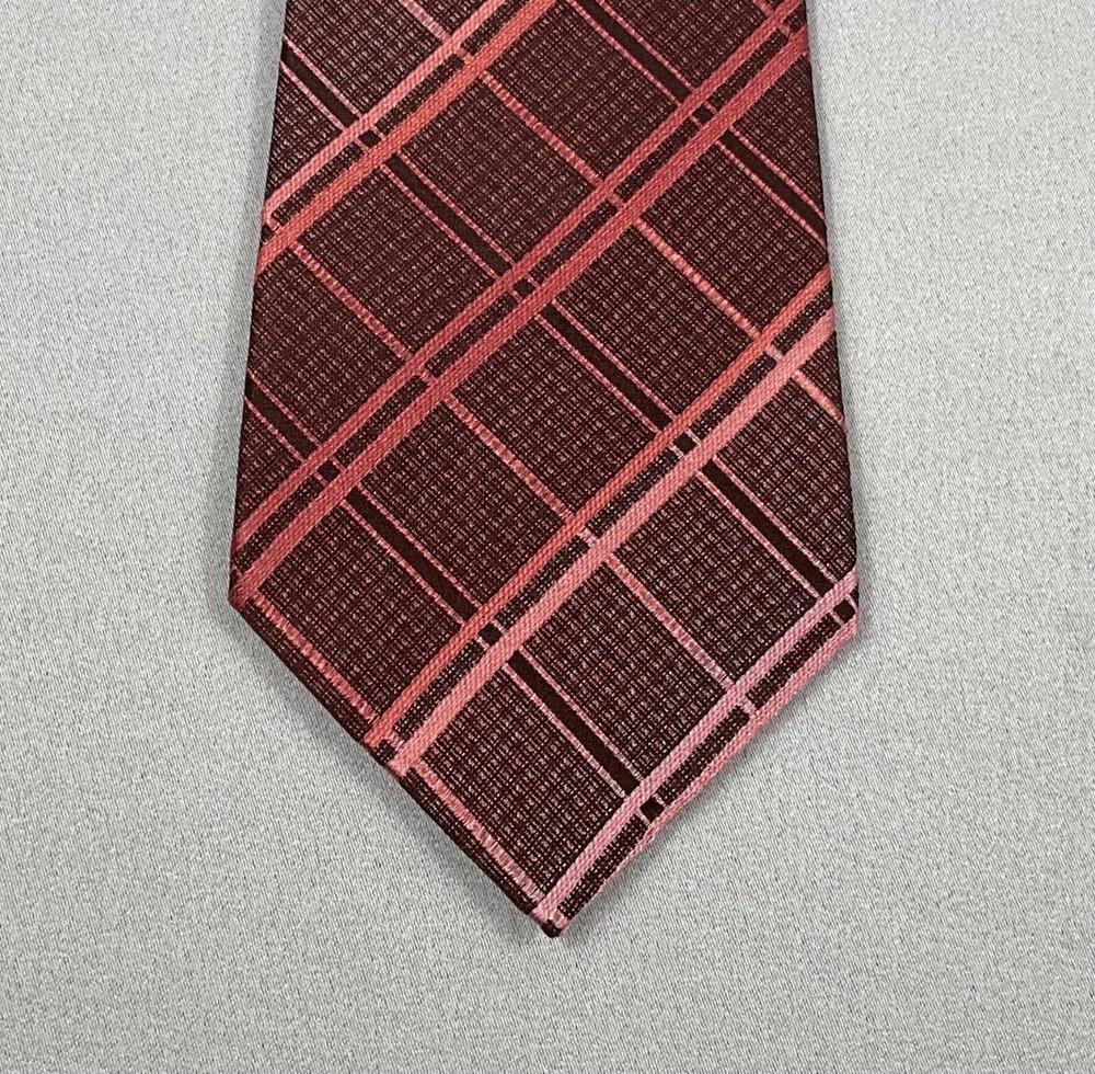 Kenneth Cole Tie Mens Red Ombré Plaid 100% Silk Handmade 56.5” L x 3.5” W