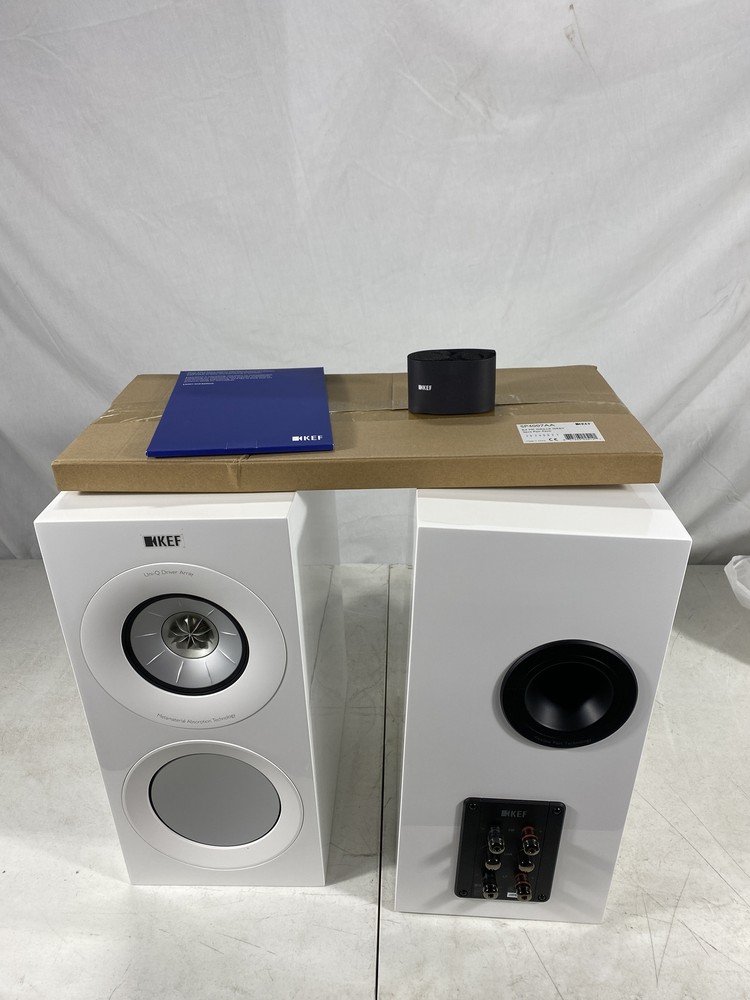 KEF R3 Meta HiFi Bookshelf Speakers - White