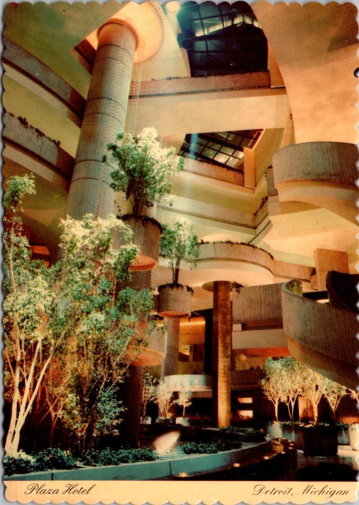 Lobby, Reflecting Pool, Plaza Hotel Detroit MI Vintage Postcard Z24
