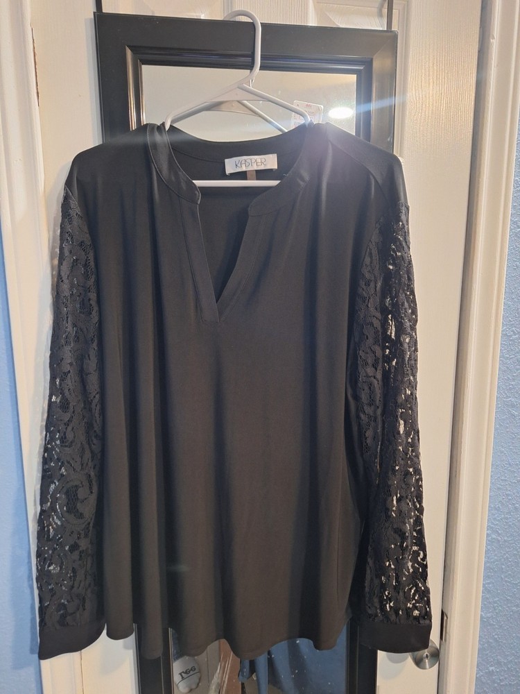 Kasper Women’s Black Solid V-Neck Long Sleeve Lace Blouse Plus 2X