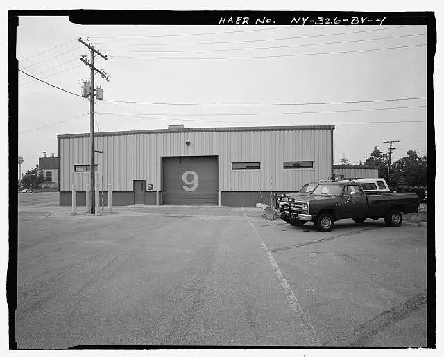 SOUTH (REAR) ELEVATION OF BUILDING. VIEW TO NORTHWEST. - Plattsburgh Air Force
