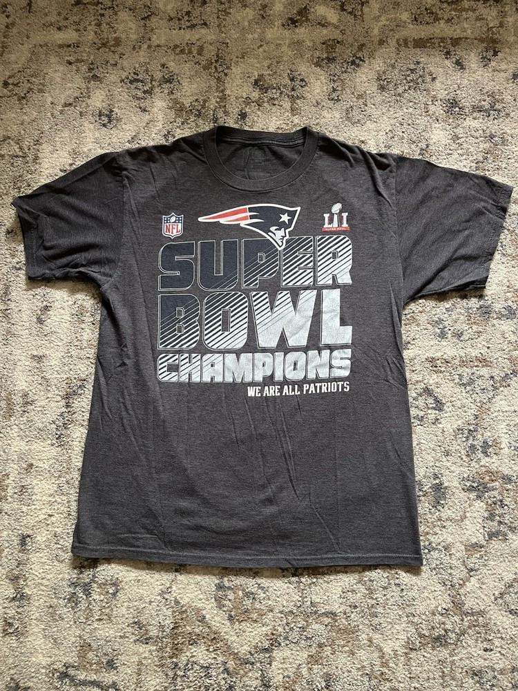Fanatics Mens Medium New England Patriots Super Bowl LI T-Shirt