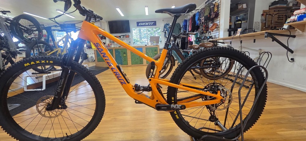 2025 Santa Cruz Tall Boy C/NX size-Large  color-Orange