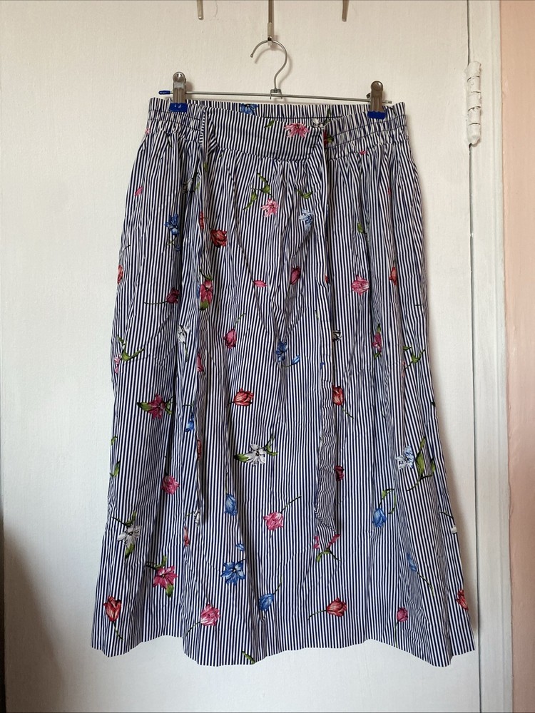 A very comfortable and stylish summer skirt, 100% cotton, Size S/M