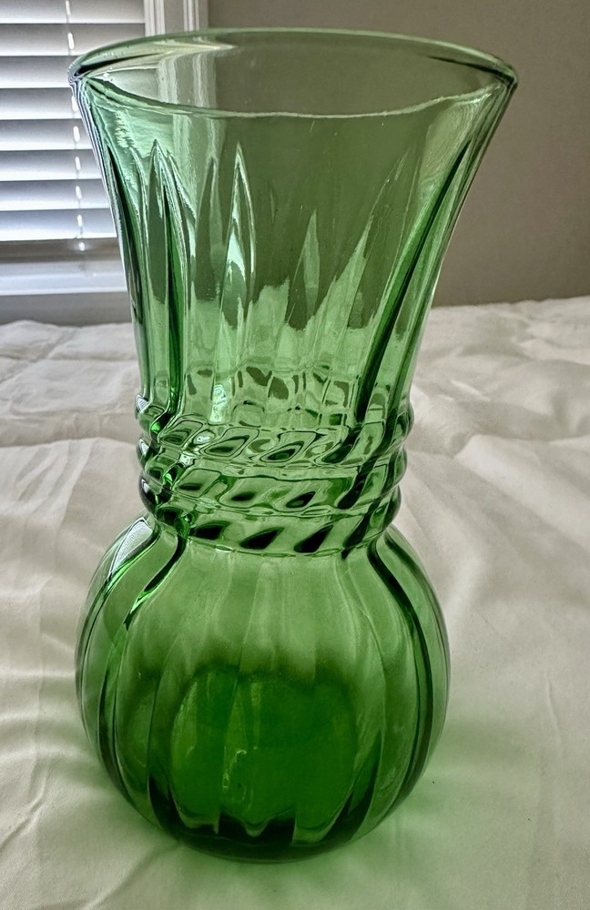 Anchor Hocking Green Optic Rope Swirl Vase 6 inch Tall Vintage Glass Mid Century