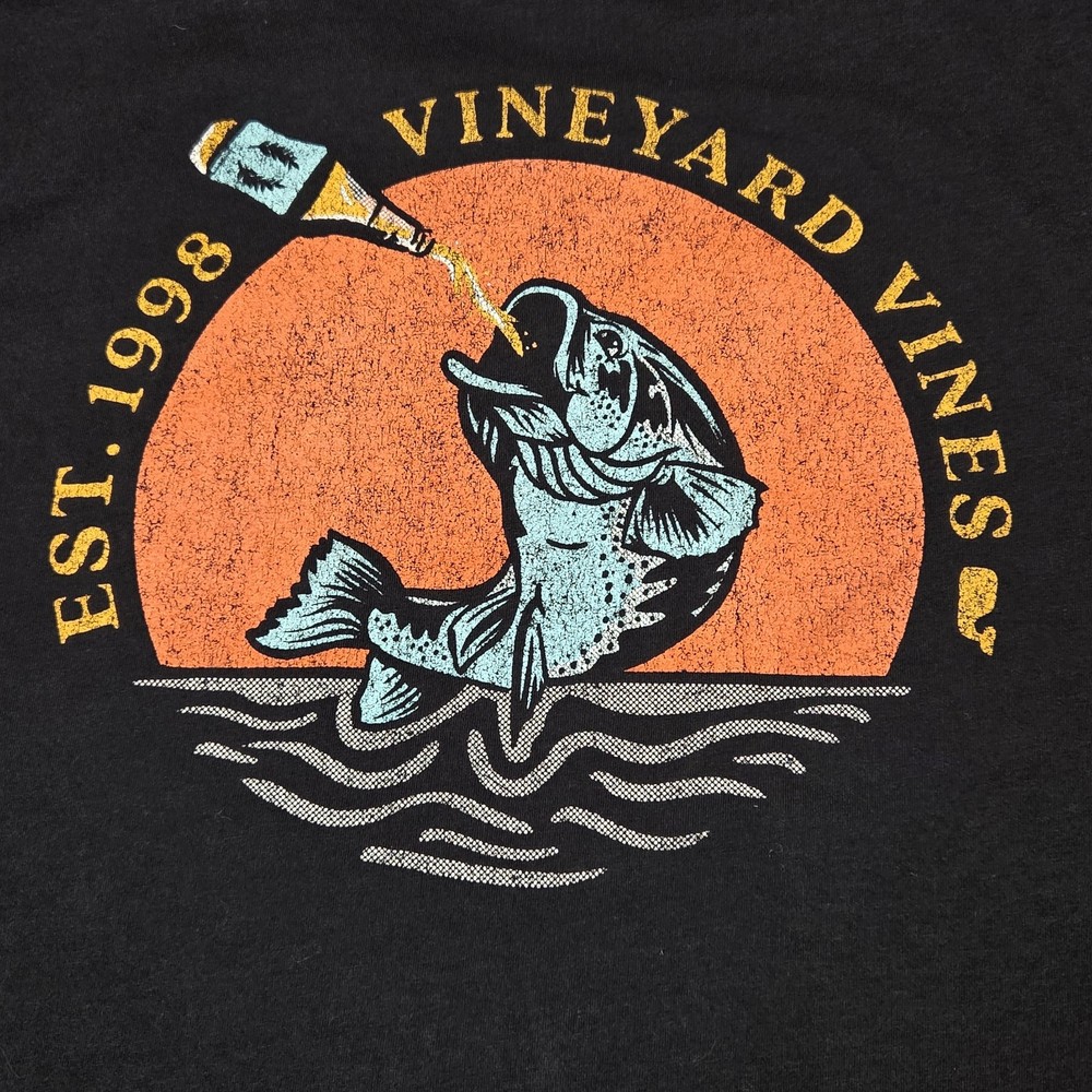 Vineyard Vines Est. 1998 Sunset Bass Graphic Pocket T-Shirt Men's XL