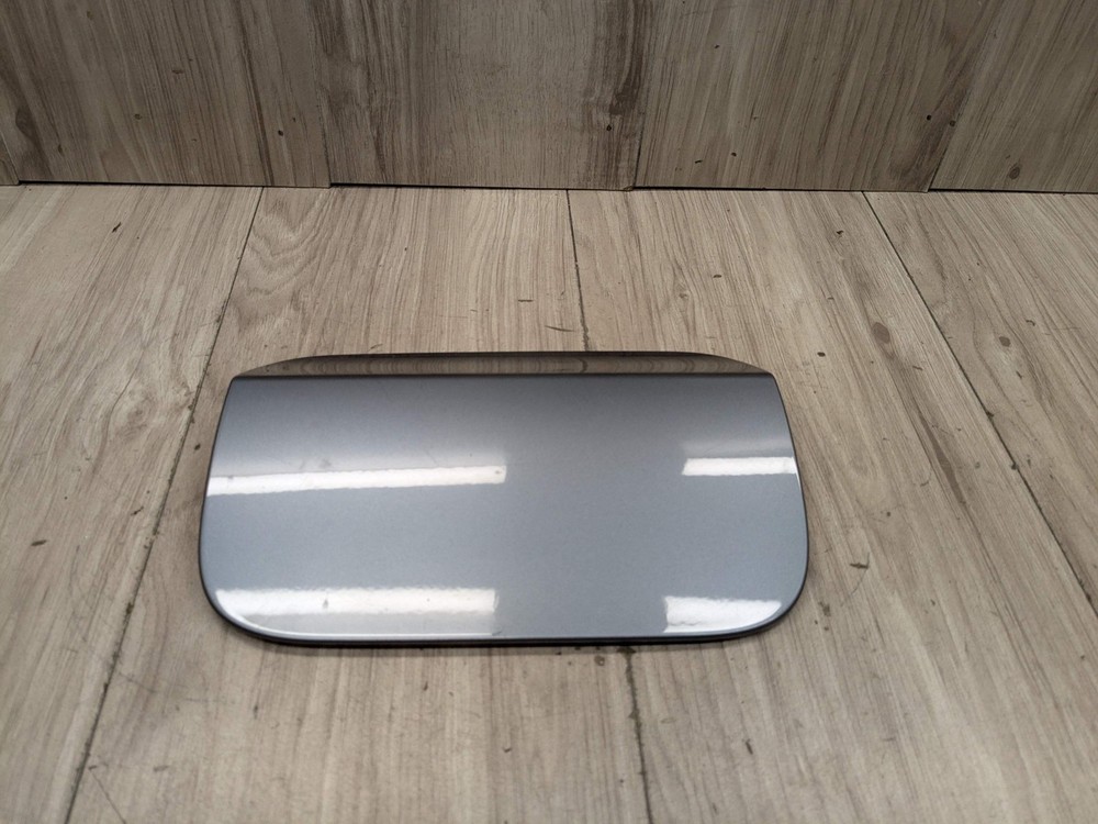 17-23 OEM BMW F90 G30 530 540 M550 M5 Fuel Gas Tank Flap Lid Cover