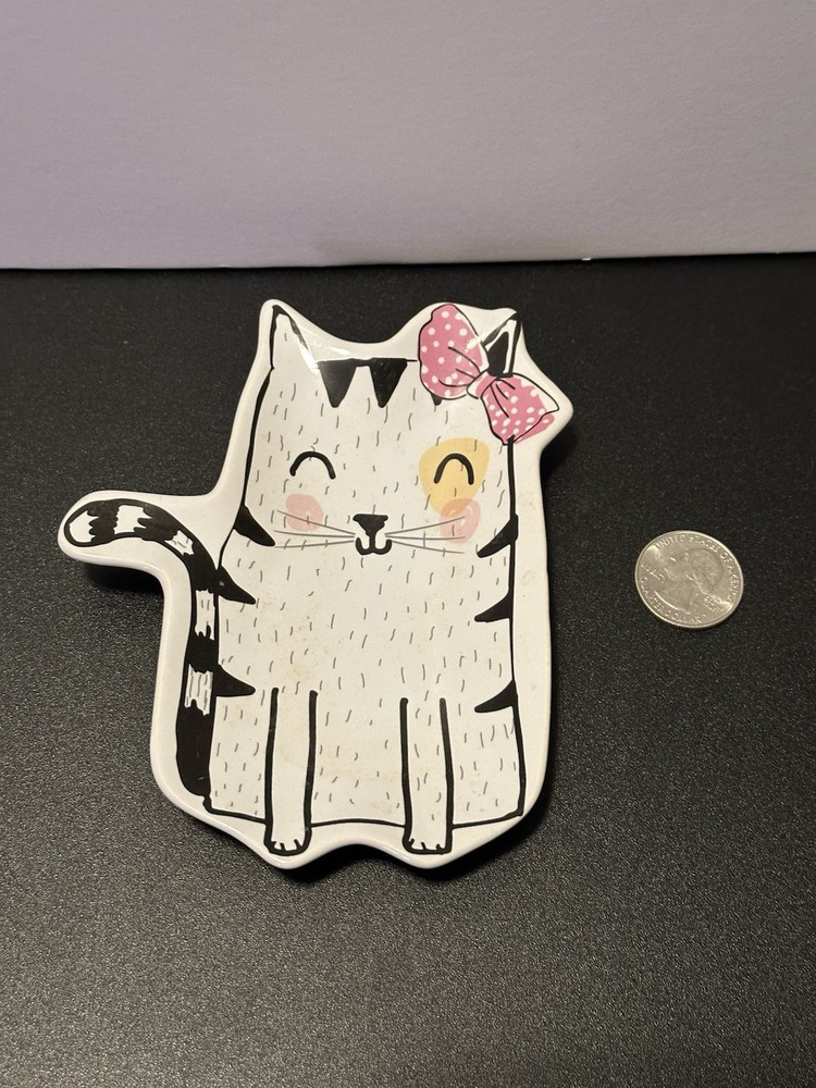 ✨The Curated Cat✨ Cat with pink bow trinket/change/jewelry tray