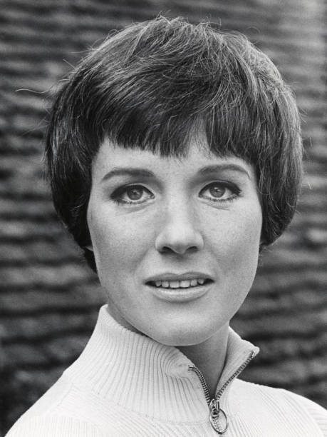 Julie Andrews at On Set of Darling Lillies in Paris France Old Photo 5