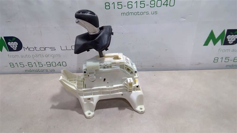 2018-2020 HYUNDAI ELANTRA AUTOMATIC GEAR SHIFTER ASSEMBLY 46700-F2110