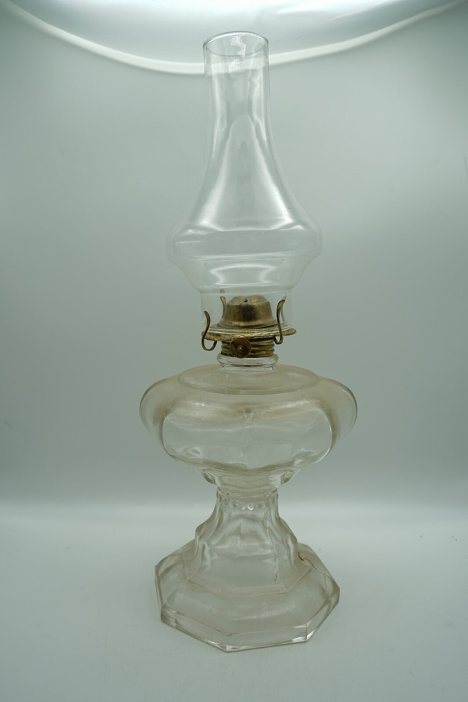 Antique Clear Glass Oil Hurricane Lamp with Clear Chimney