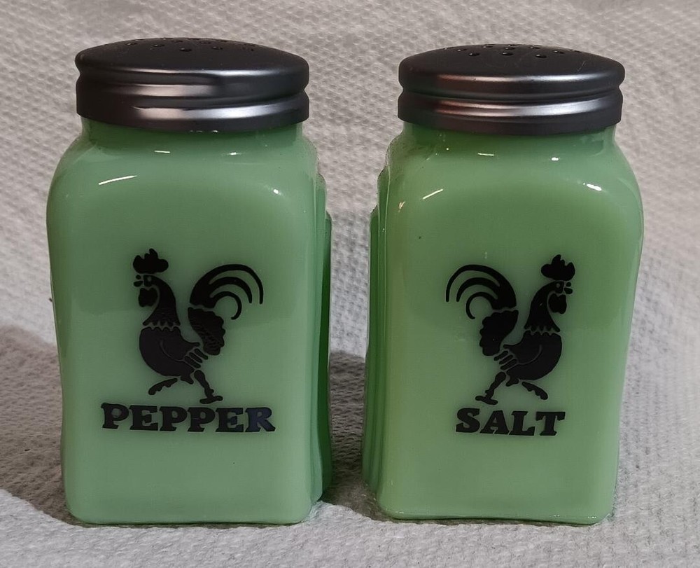 Salt and Pepper Shakers Jade Roosters Arch Design Kitchen Gift