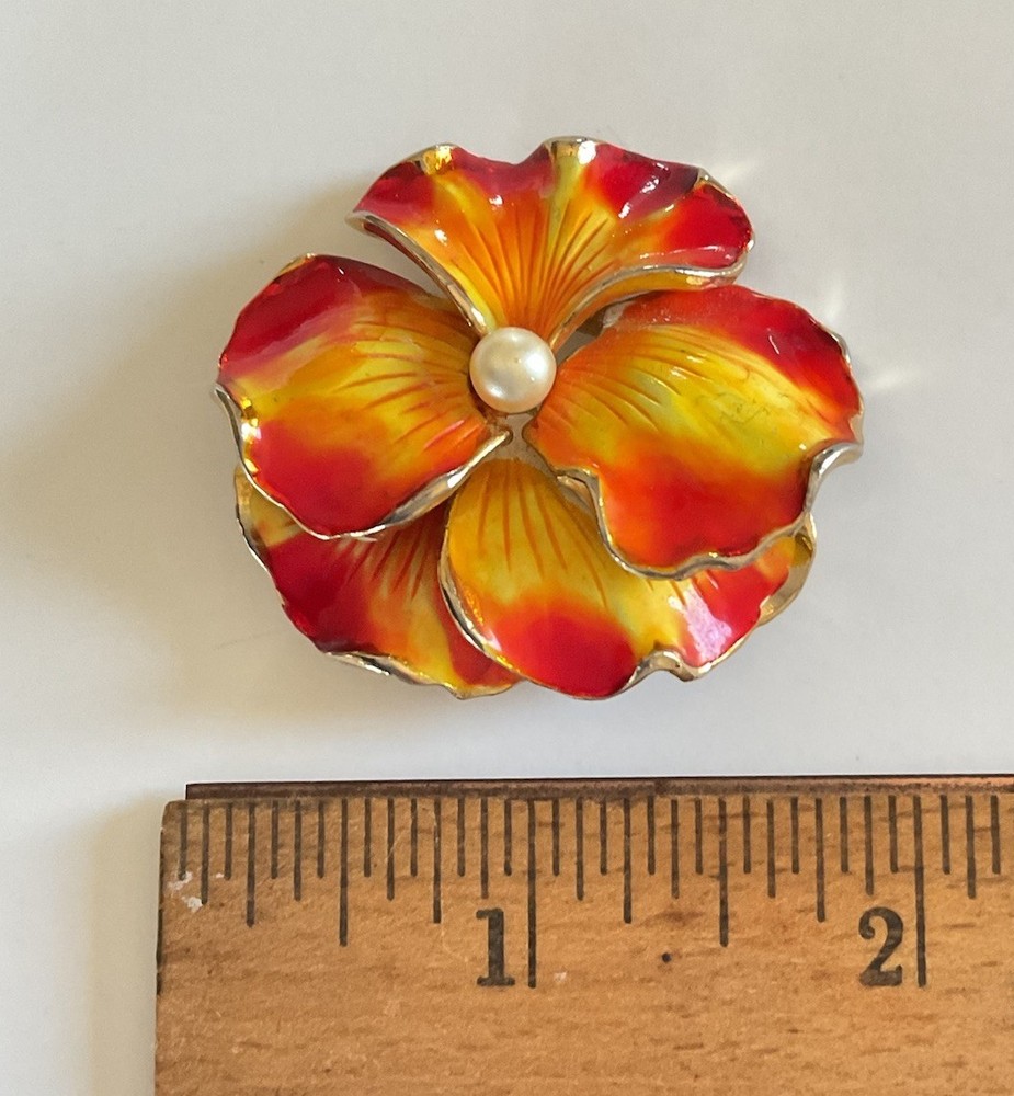 Vintage Brooch Pin Weiss Signed Pansy Enamel Flower Power Gold Tone Faux Pearl