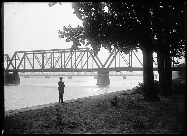 Photo:Washington D.C. Potomac River Railway Bridge 1915-1923 Truss Bridge