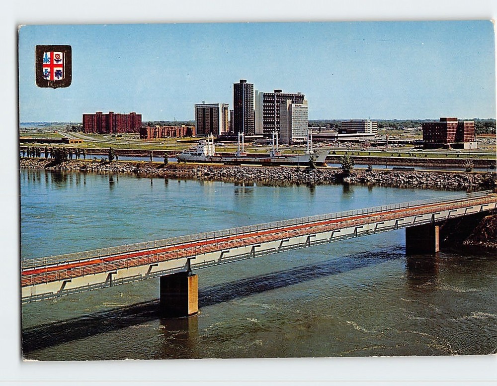 Postcard General view of the St. Lawrence seaway and a new complex Canada