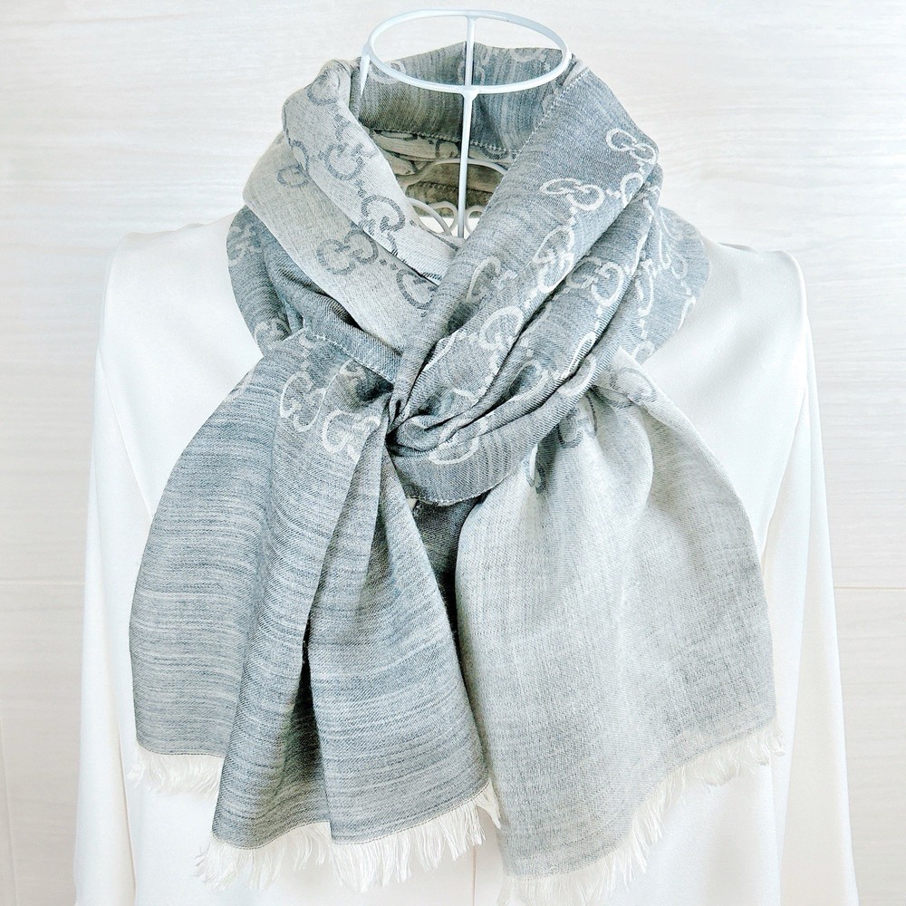 Gucci GG Knitted Scarf 70 Wool 30 Silk 71x18 Light Gray Preowned DDP-US