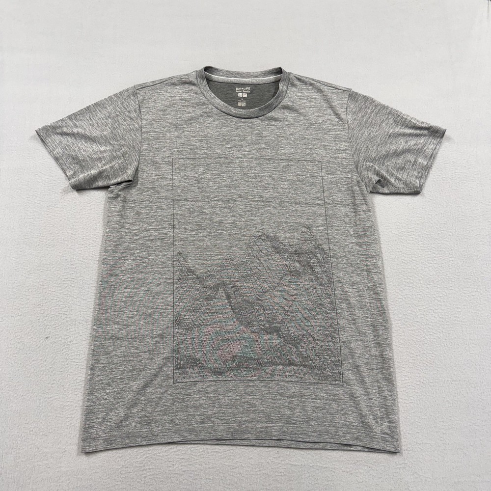 Uniqlo Shirt Mens XL Gray Peter Saville DATALIFE Graphic Tee Crewneck Art Print