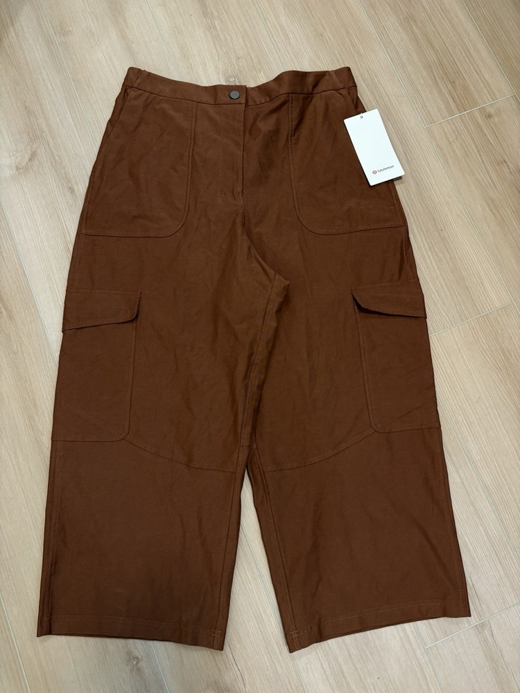 Lululemon Womens Light UtiliTech Cargo Pocket HR Crop Pants Size 33 Brown NWT