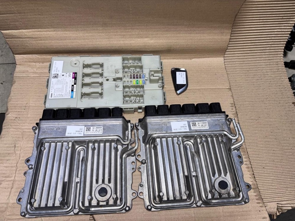 BMW 750li G12 4.4L 2018 N63NB44C ENGINE CONTROL UNIT KEY  - (8671557)