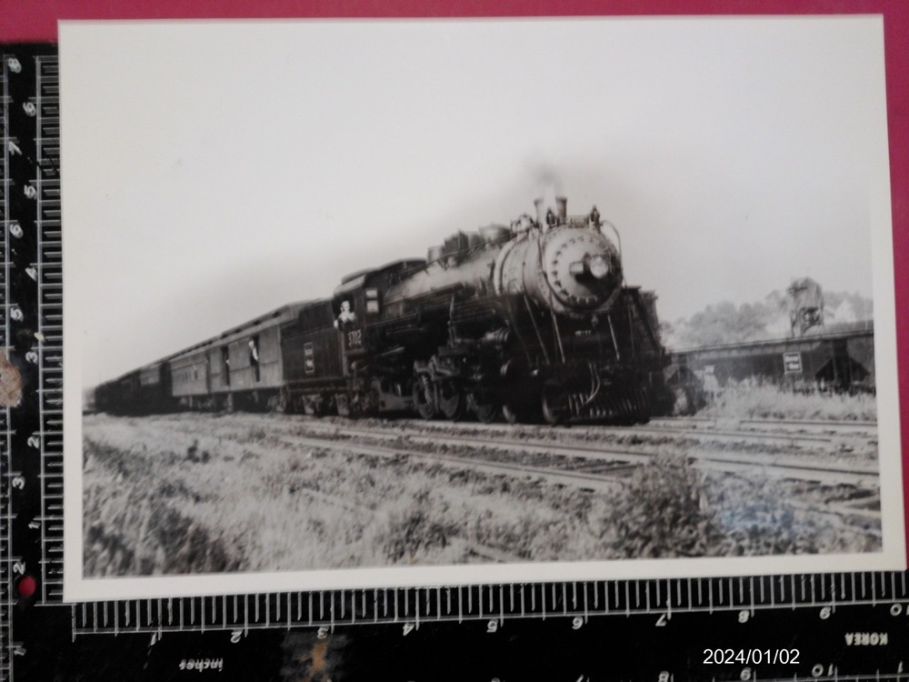 BOSTON MAINE RAILROAD 4-6-2 LOCOMOTIVE #3702 PASSENGER TRAIN PHOTO 1930s