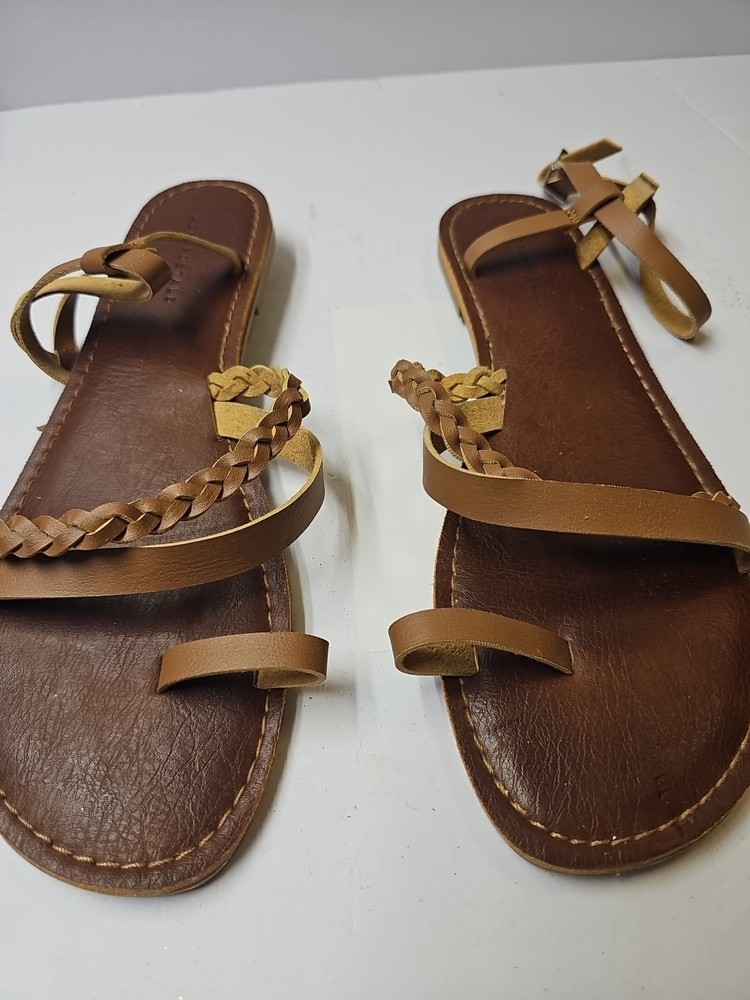 Size 9  Woman's Aeropostale Sandles.
