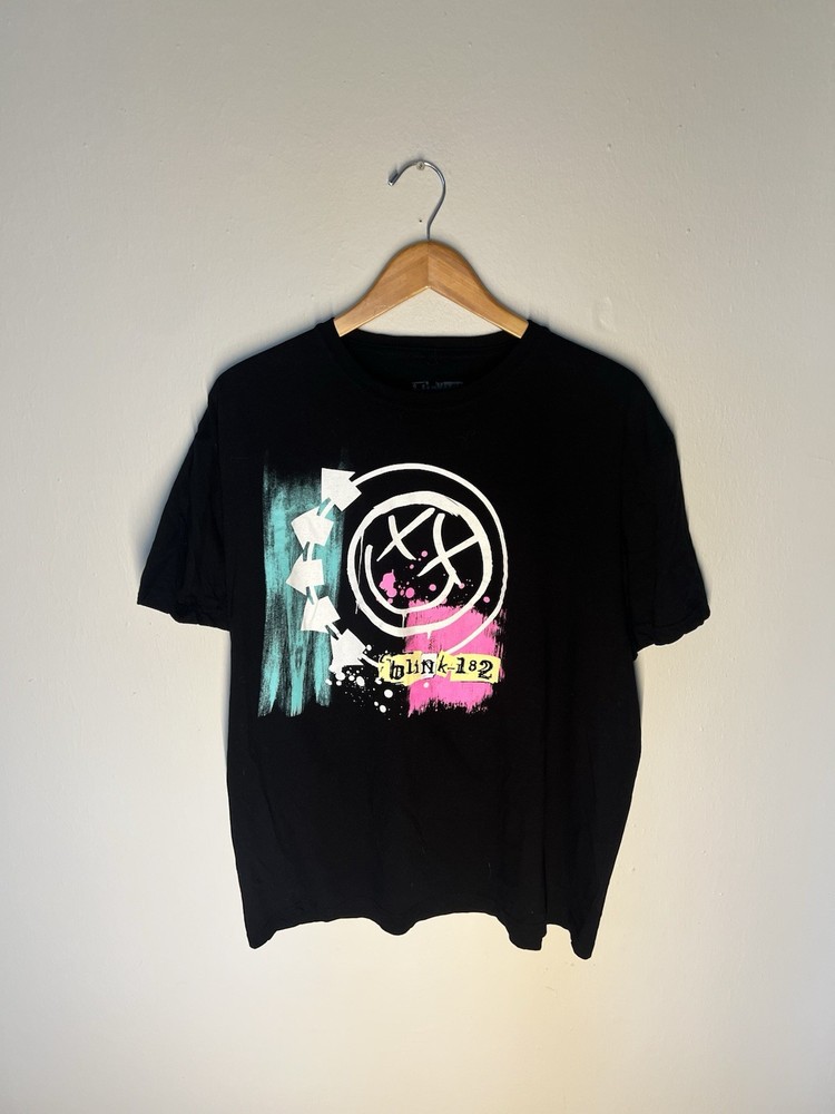 Blink-182 Smiley Logo Y2K Pop Punk Band T-Shirt XL Black Graphic Tee Band Merch