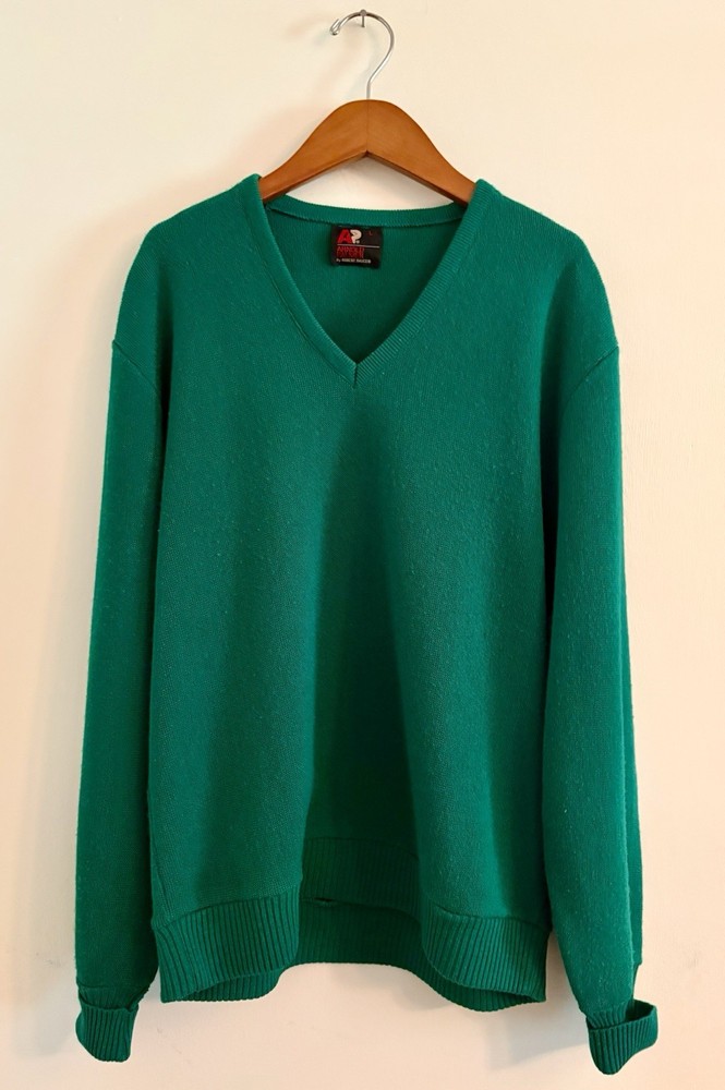 Arnold Palmer Kelly Green V Neck Pullover Men’s Large