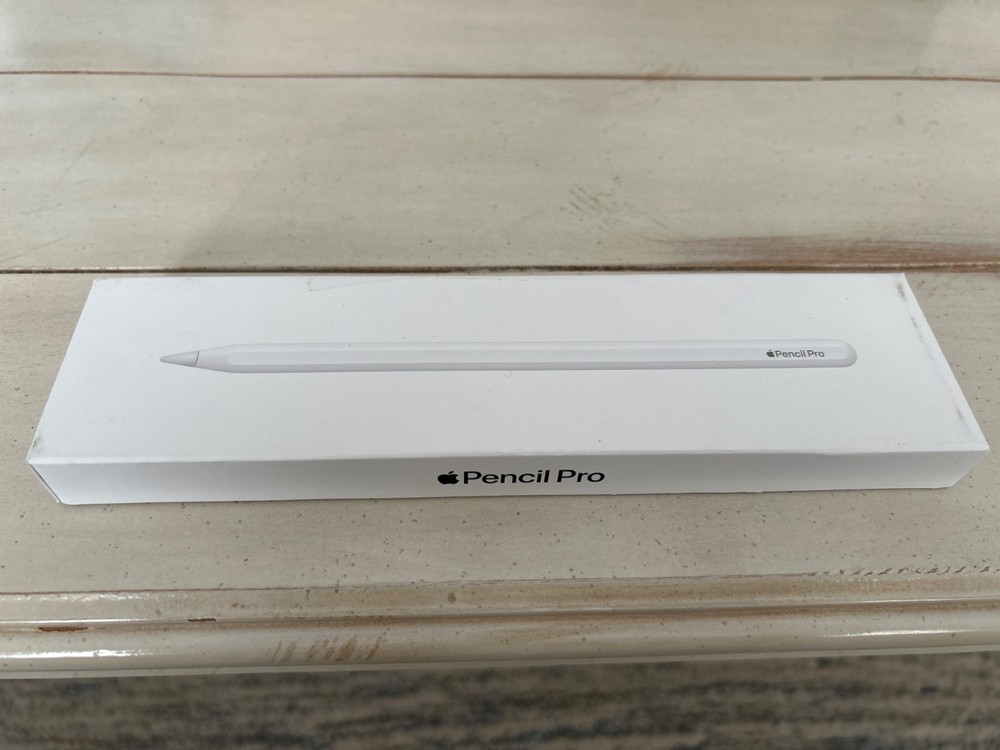 New Apple Pencil Pro in Box MX2D3AM/A- White