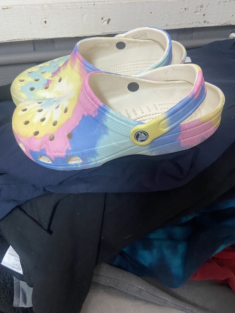 CROCS size W 11/ M9