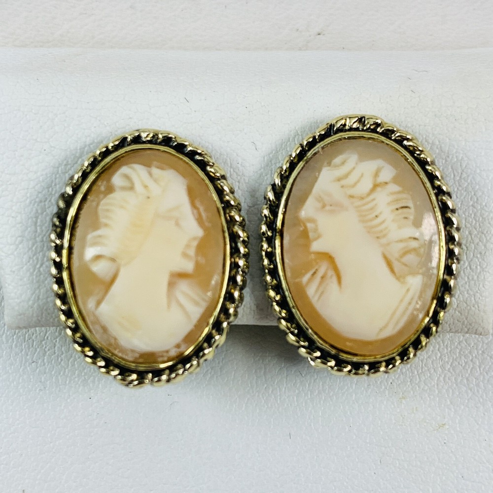 Vintage Carved Cameo Oval Clip on Earrings